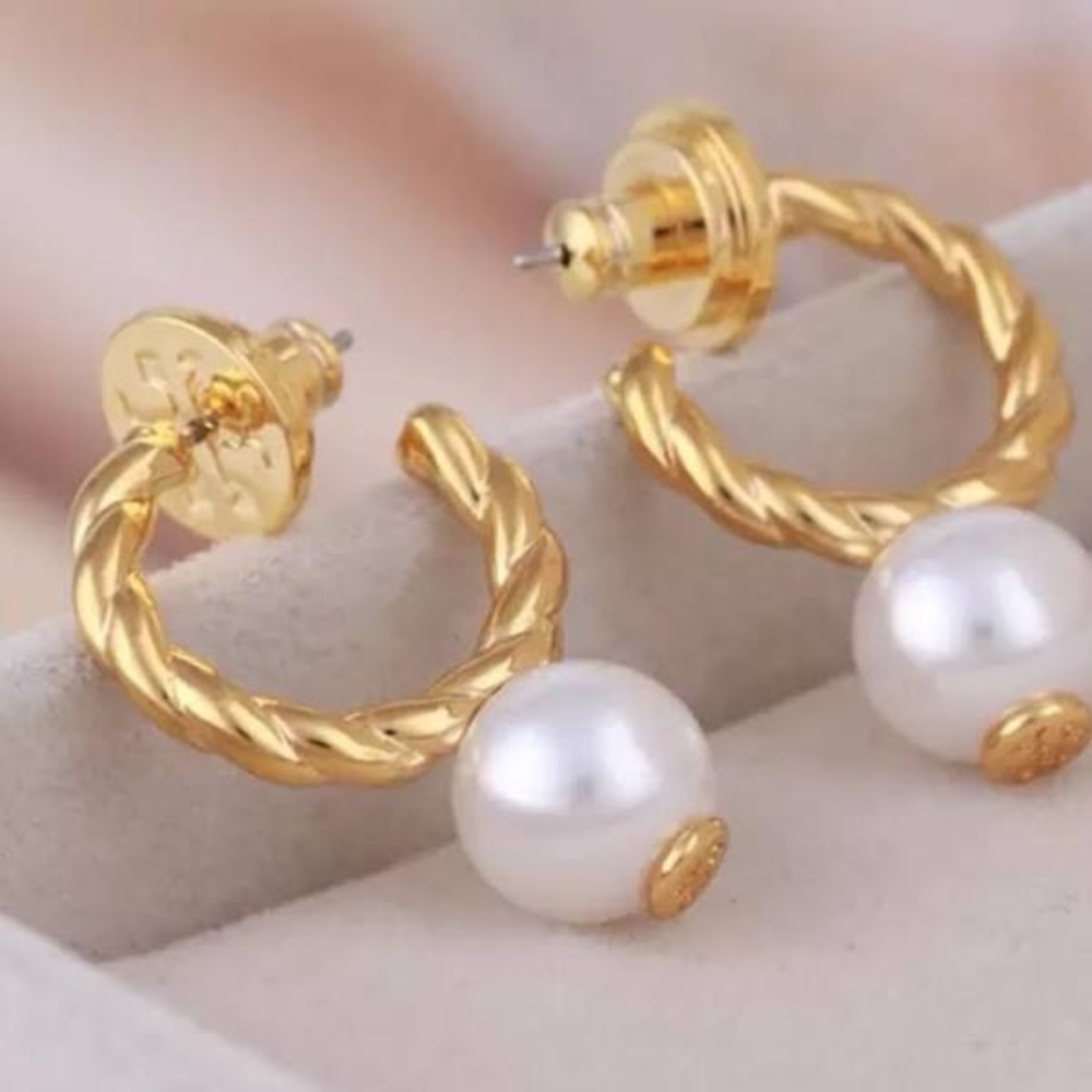 NWT Tory Burch Baroque Pearl Rope Logo Bead Drop Earrings